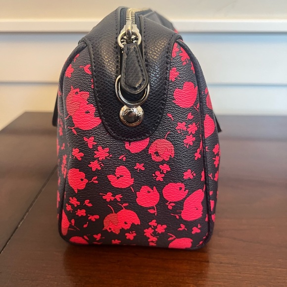 Sold - Picture 6 of 8